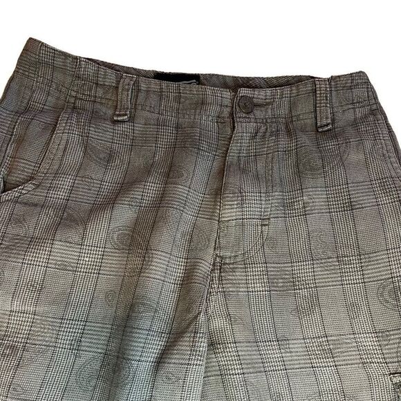 Vans Grey Plaid and Paisley Shorts for Men. Size 28. Great Condition!! - Picture 2 of 13
